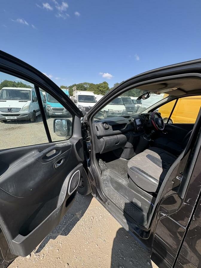 2016 Vauxhall Vivaro – Model: Vivaro 2900 Sportive CDTi Bi-T S/S – LK66WXO