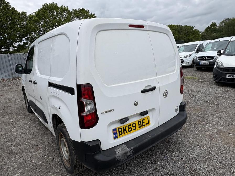 2019 Vauxhall Combo – Model: Combo 2000 Edition TD S/S – BK69BEJ