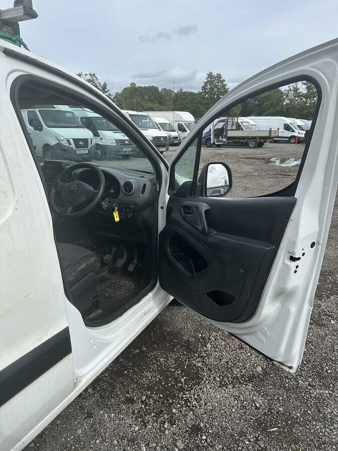 2017 Citroen Berlingo – Model: Berlingo 625 Enterprise Blue HDi – CN67BYU
