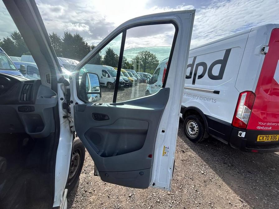 2018 Ford Transit – Model: Transit 350 – YR68EJG