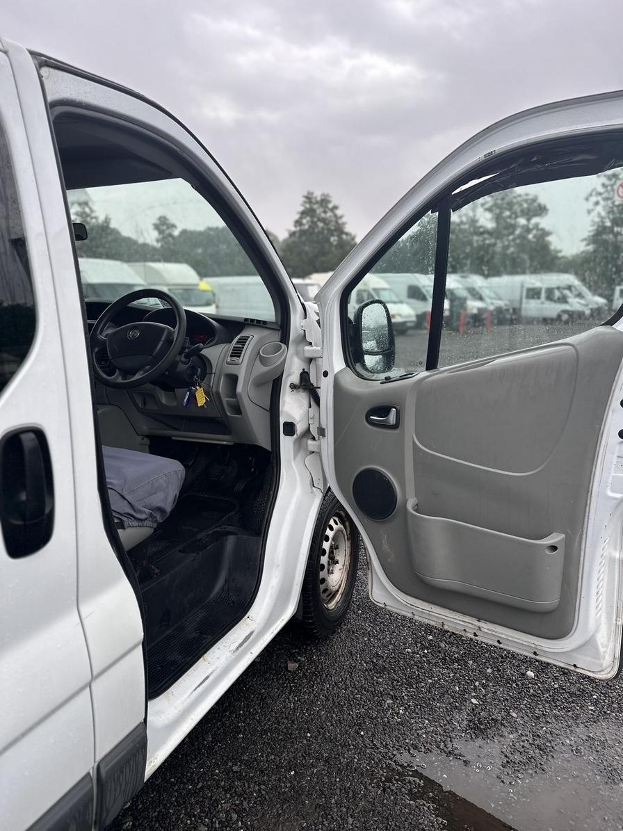 2013 Vauxhall Vivaro Combi – Model: Vivaro ecoFLEX Combi CDTi SWB – EN13FZW