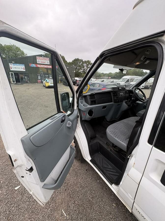 2011 Ford Transit – Model: Transit 115 T430 17s RWD – CV61ZKC