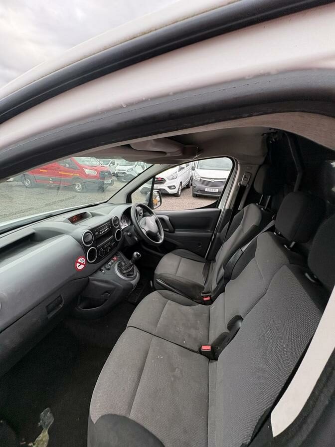 2017 Peugeot Partner – Model: Partner SE L1 Blue HDi – YL17LSY