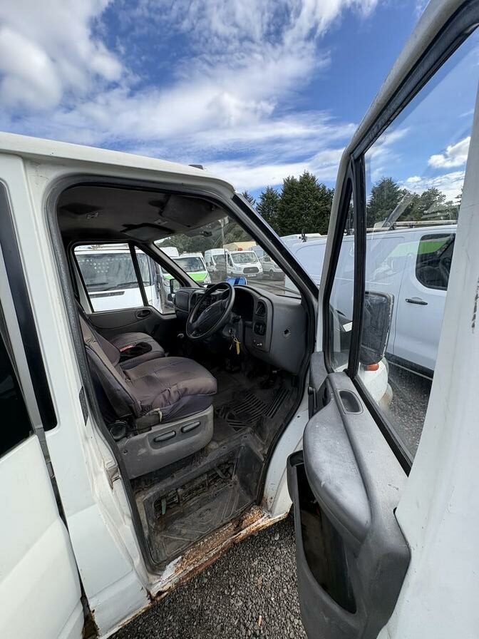 2004 Ford Transit – Model: Transit 350 LWB – MK54KWG