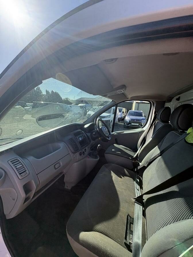 2014 Vauxhall Vivaro – Model: Vivaro 2700 CDTi 89 SWB – LR14BAO