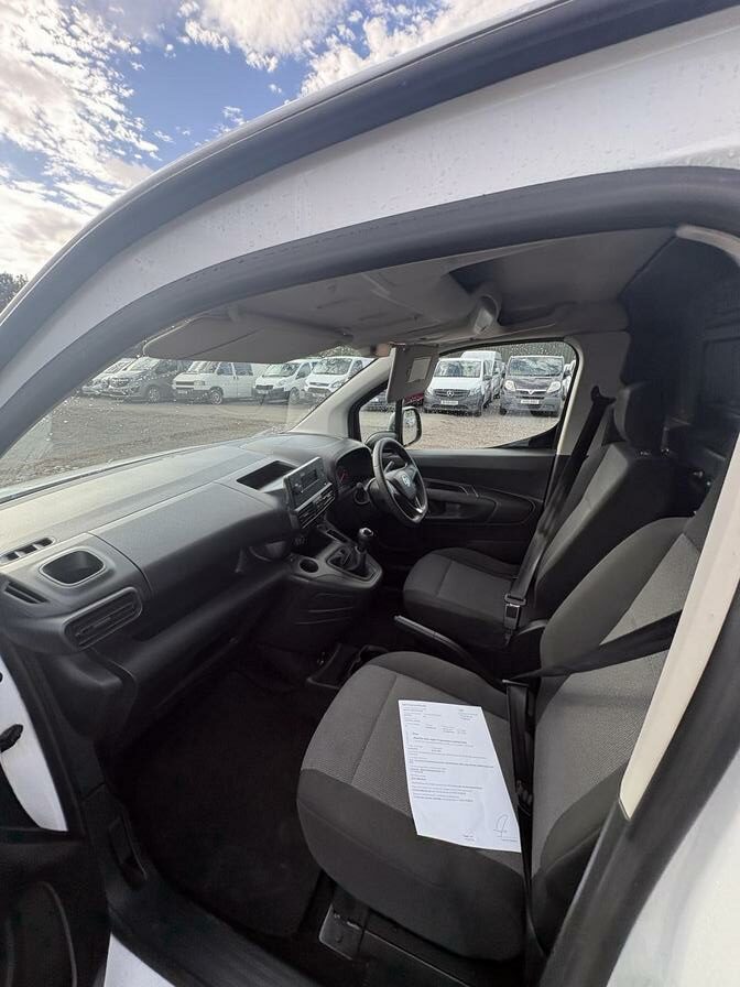 2021 Vauxhall Combo – Model: Combo 2000 Edition – WP71MFZ