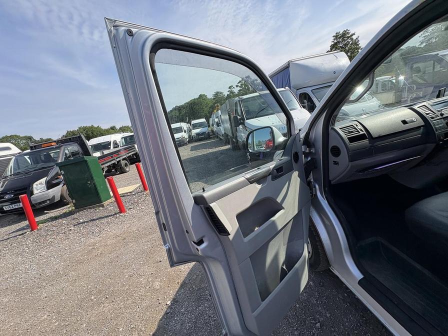 2011 Volkswagen Transporter – Model: Transporter T32 140 TDI LWB – CV61XFS