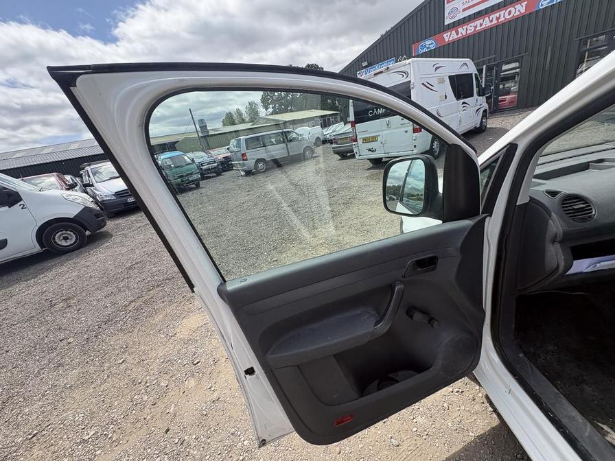2015 Volkswagen Caddy – Model: Caddy C20 Startline TDI BlueMotion Technology – RJ15NZX