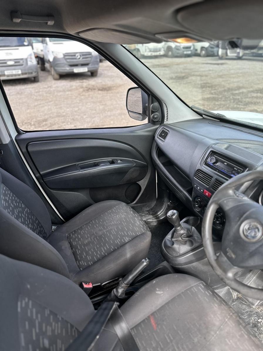 2015 Vauxhall Combo – Model: Combo 2000 L1H1 CDTi – DX65WSJ
