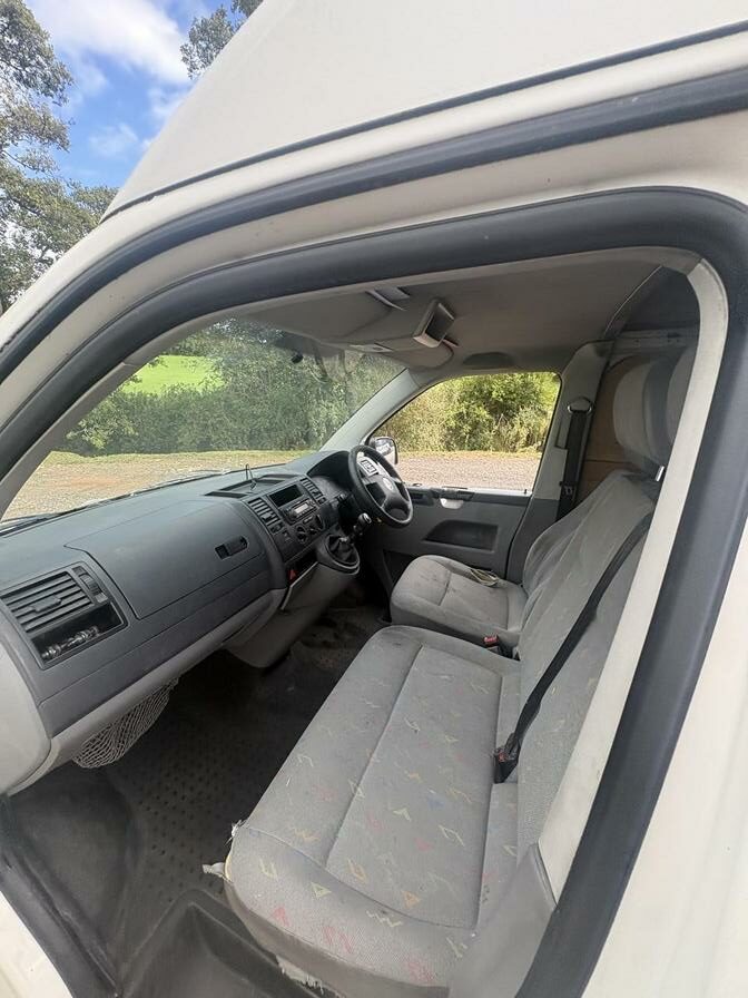 2006 Volkswagen Transporter – Model: Transporter T30 104 TDI LWB – AK06ZLO