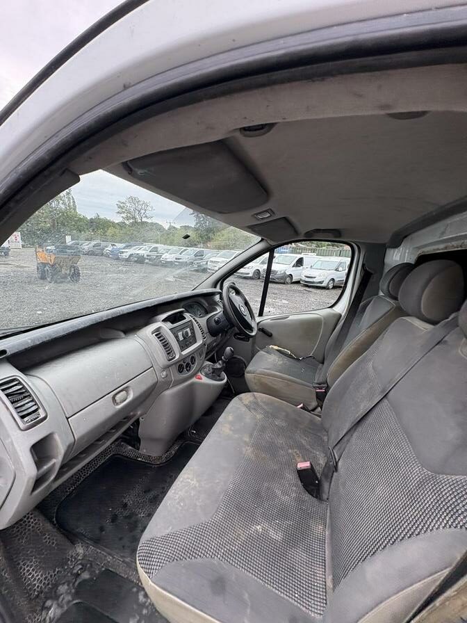 2010 Vauxhall Vivaro – Model: Vivaro 2700 CDTi SWB – LO10XAW