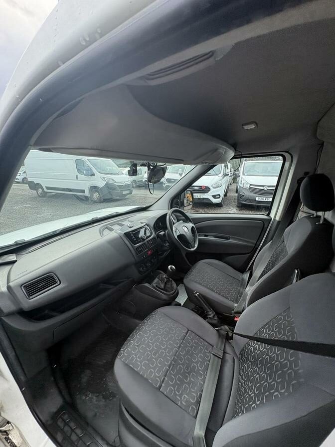 2017 Fiat Doblo Cargo – Model: Doblo 16v SX MultiJet II – YX17VRW