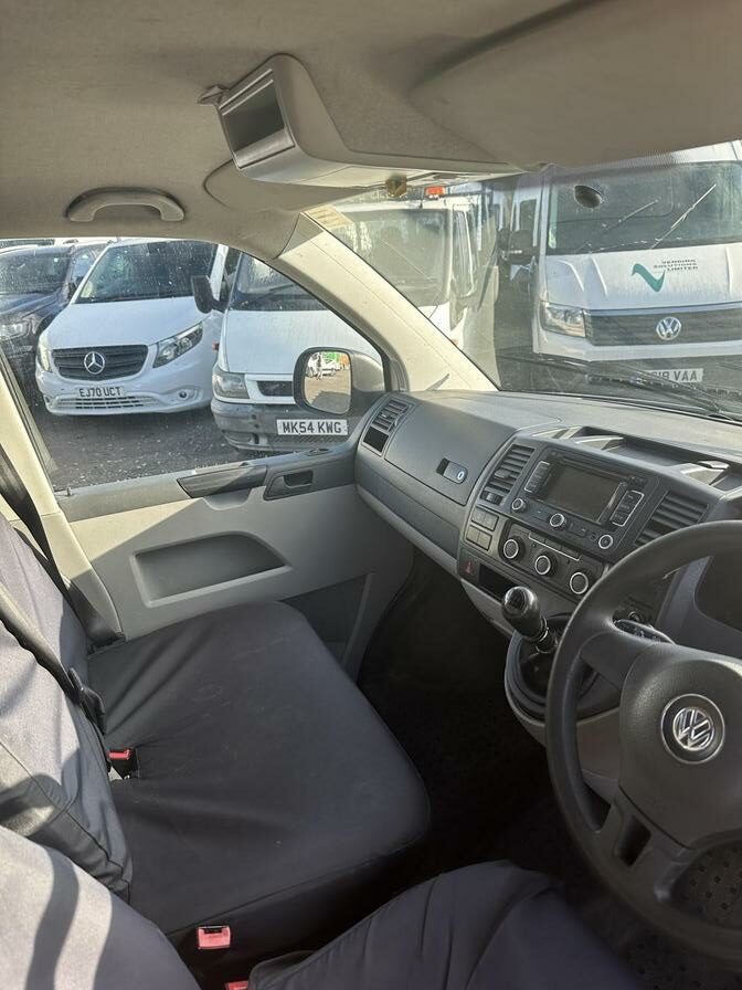 2013 Volkswagen Transporter – Model: Transporter T28 BlueMotion Technology TDI SWB – PJ62OSW