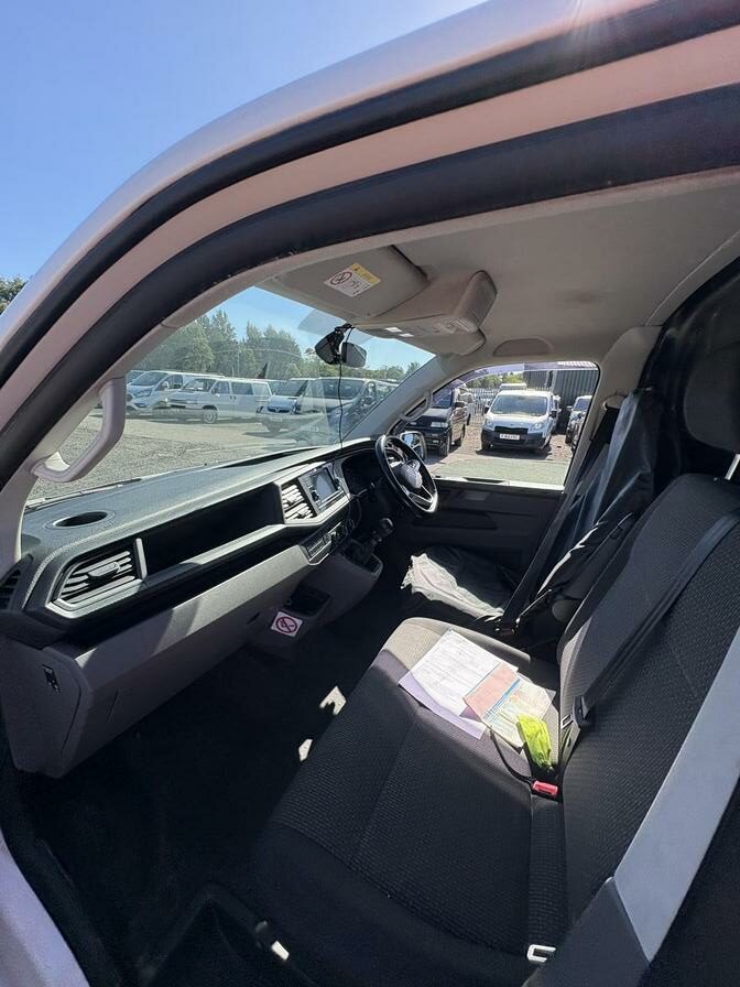 2020 Volkswagen Transporter – Model: Transporter T28 Highline TDI – GL70CZM