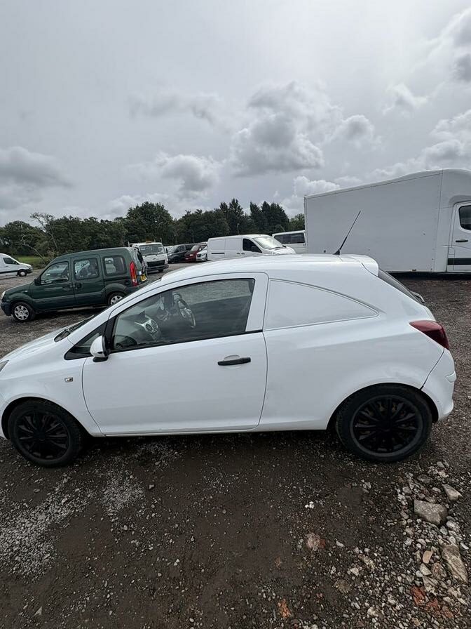 2014 Vauxhall Corsa – Model: Corsa CDTi ecoFLEX S/S – DN14VYE