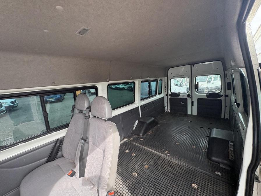 2006 Ford Transit – Model: Transit Minibus – DY06EWD