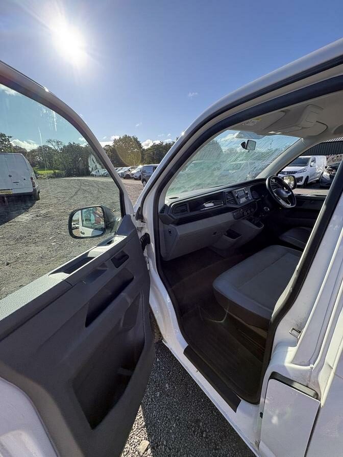 2021 Volkswagen Transporter – Model: Transporter T30 TDI – SG71TNK