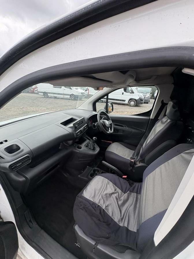 2021 Vauxhall Combo – Model: Combo 2300 Dynamic TD – DS21SZU