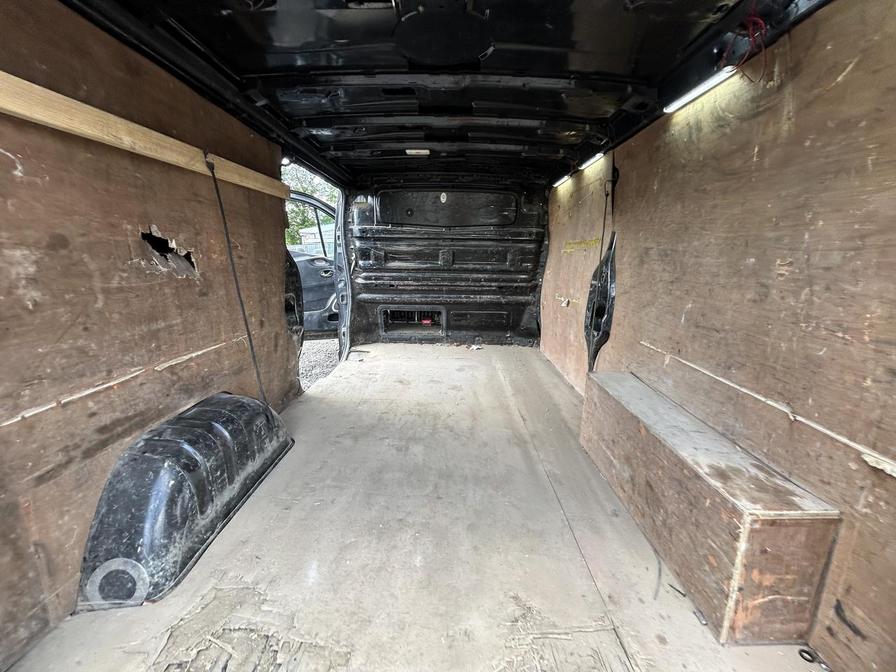 2016 Vauxhall Vivaro – Model: Vivaro 2900 Sportive Bi-T CDTi ecoFLEX S/S – YR66UMY