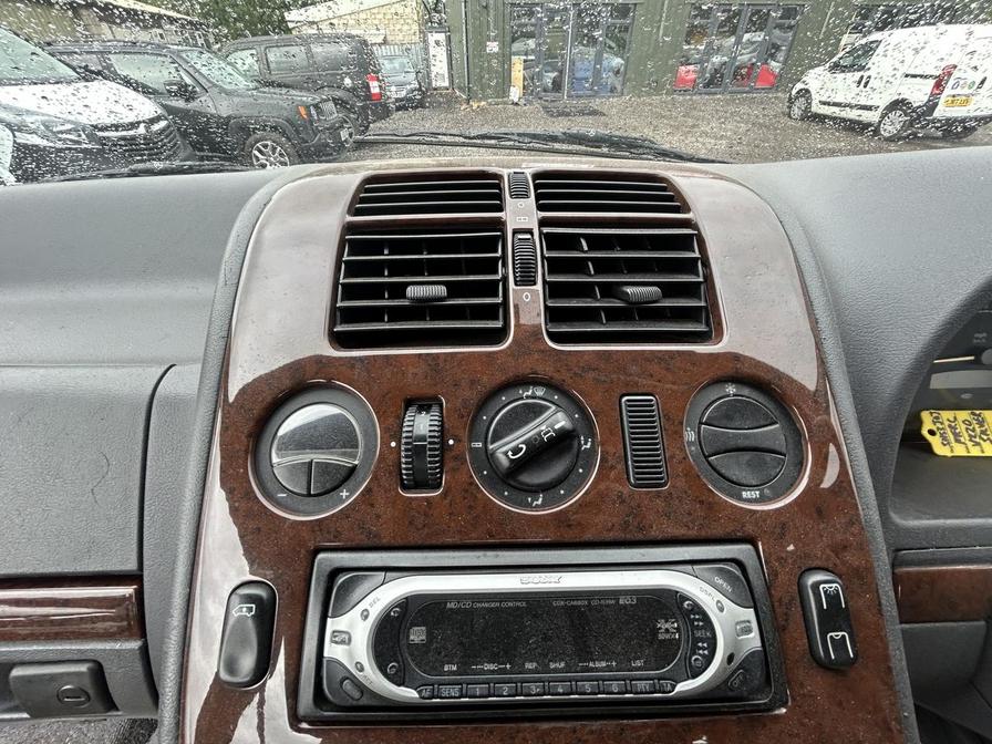 2003 Mercedes-Benz V-Class – Model: V220 CDI Ambiente Auto – SH53JOJ