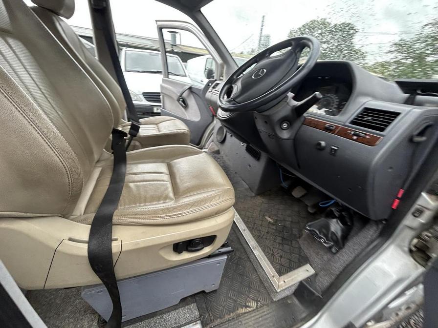 2003 Mercedes-Benz V-Class – Model: V220 CDI Ambiente Auto – SH53JOJ
