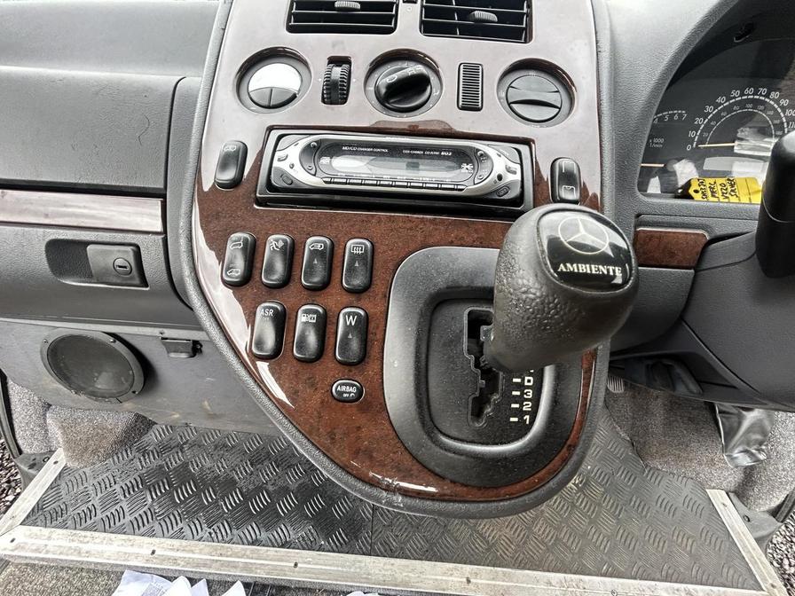 2003 Mercedes-Benz V-Class – Model: V220 CDI Ambiente Auto – SH53JOJ