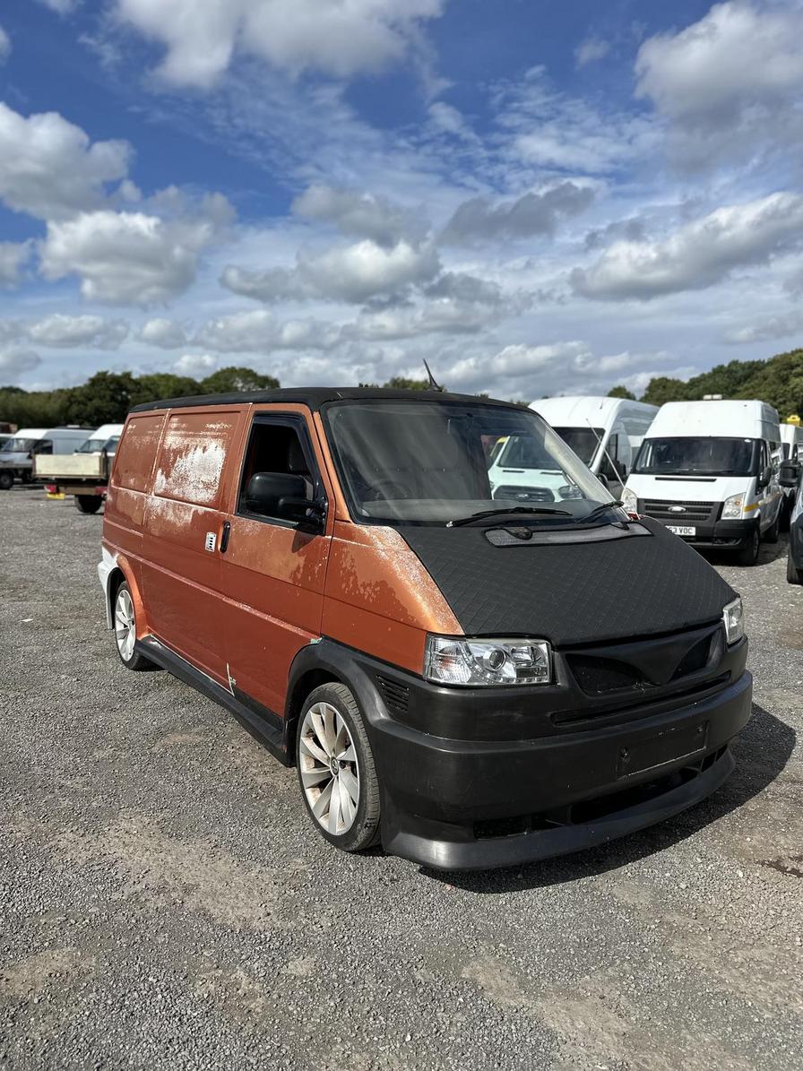 2002 Volkswagen Transporter – Model: Transporter TDI SWB – LJ02GKP