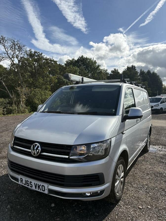 2015 Volkswagen Transporter – Model: Transporter T28 Highline TDI BlueMotion Technology – RJ65VKO