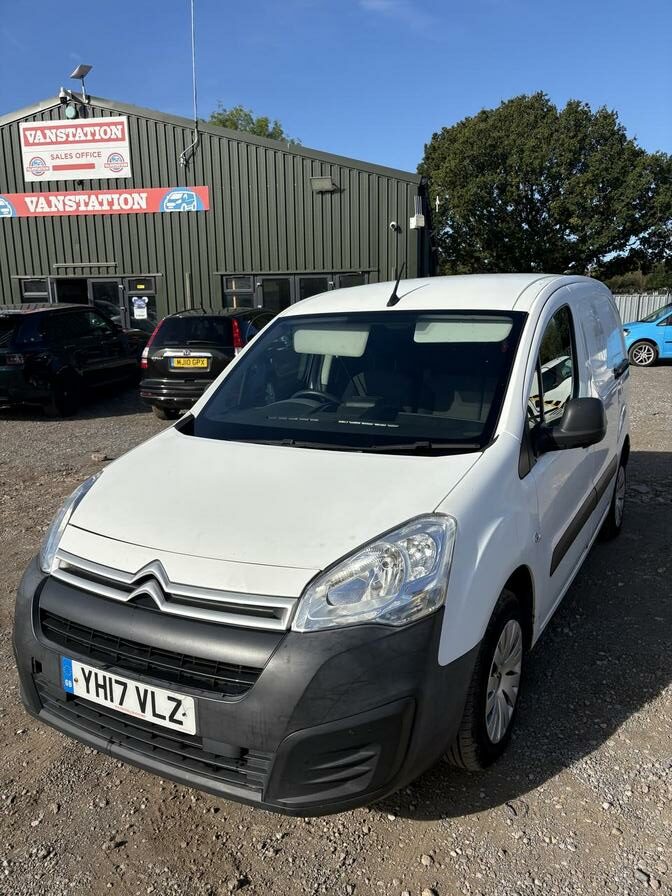 2017 Citroen Berlingo – Model: Berlingo 850 Enterprise Blue HDi – YH17VLZ