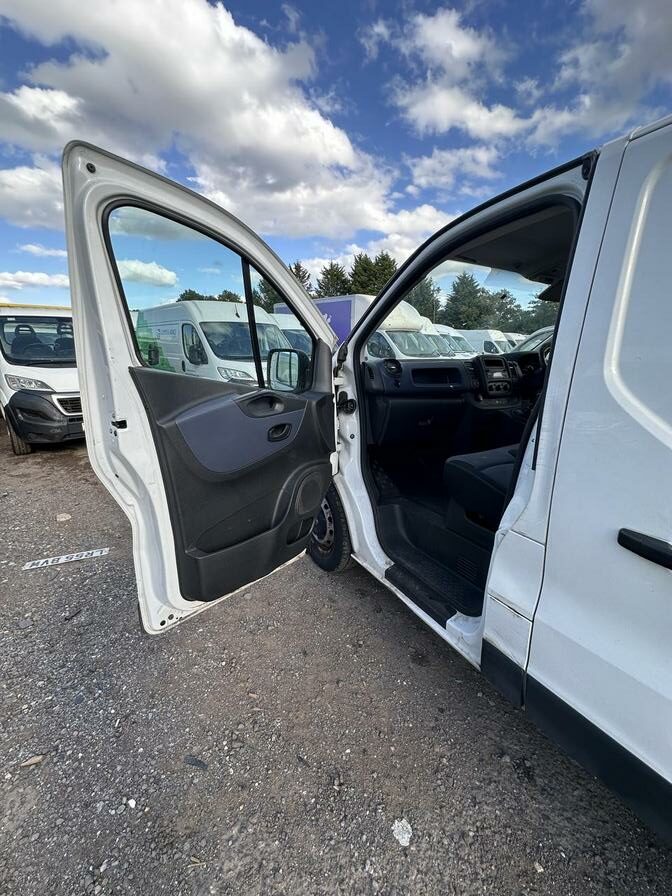 2017 Vauxhall Vivaro – Model: Vivaro  2900 CDTI – HY17ZDG