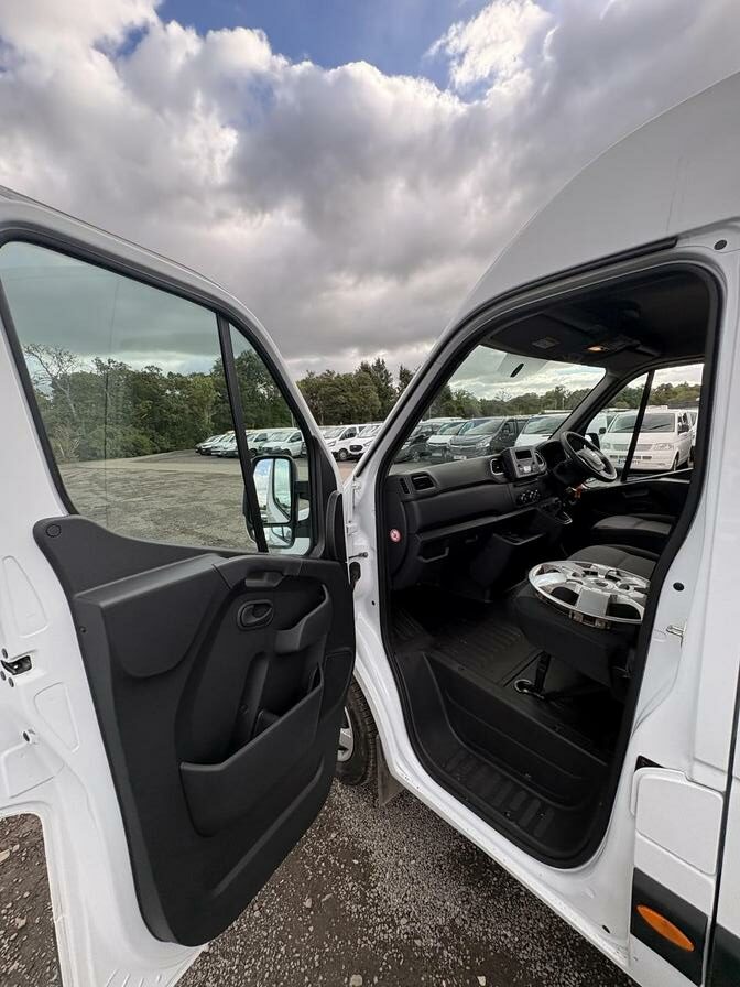 2022 Nissan Interstar – Model: Interstar Acenta dCi – BJ22YYR