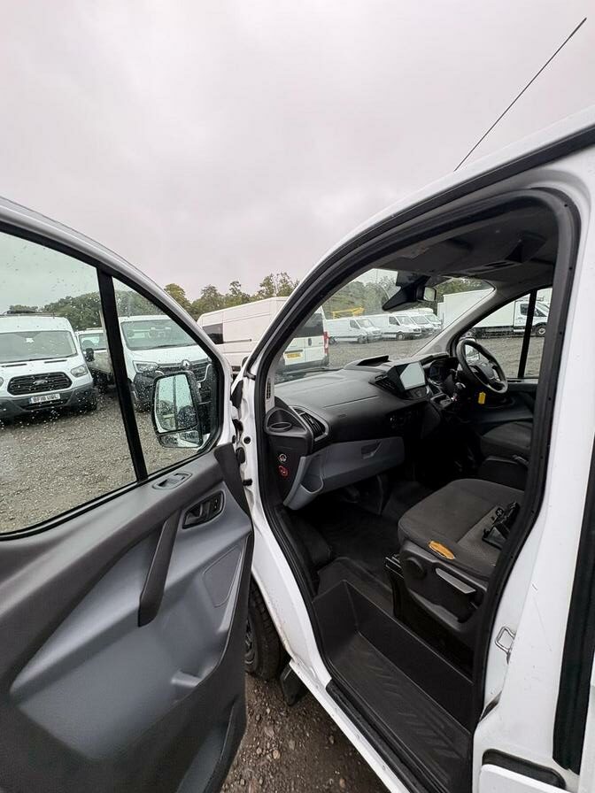 2015 Ford Transit Custom – Model: Transit Custom 330 E-Tech – BX64FRR