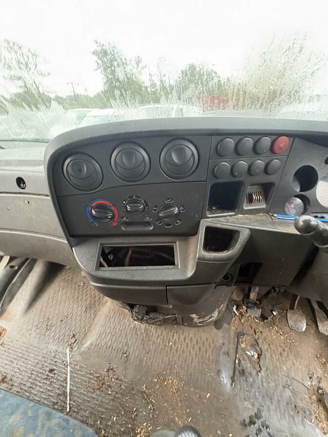 2002 Iveco Daily – Model: Daily 2000 35C11 SWB – LT02XGE