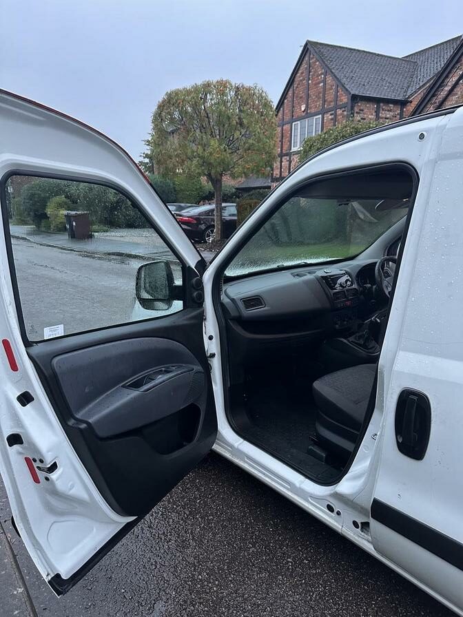 2017 Fiat Doblo Cargo – Model: Doblo 16v SX MultiJet II – CV17OED