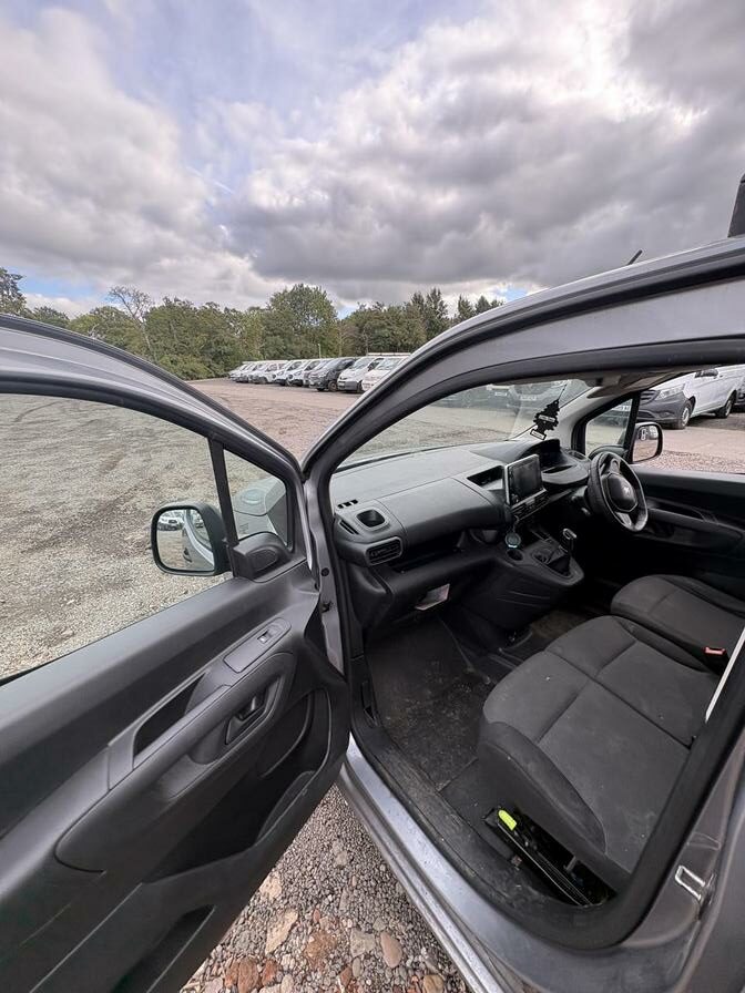 2021 Peugeot Partner – Model: Partner Professional Premium Blue HDi – BG71VUV