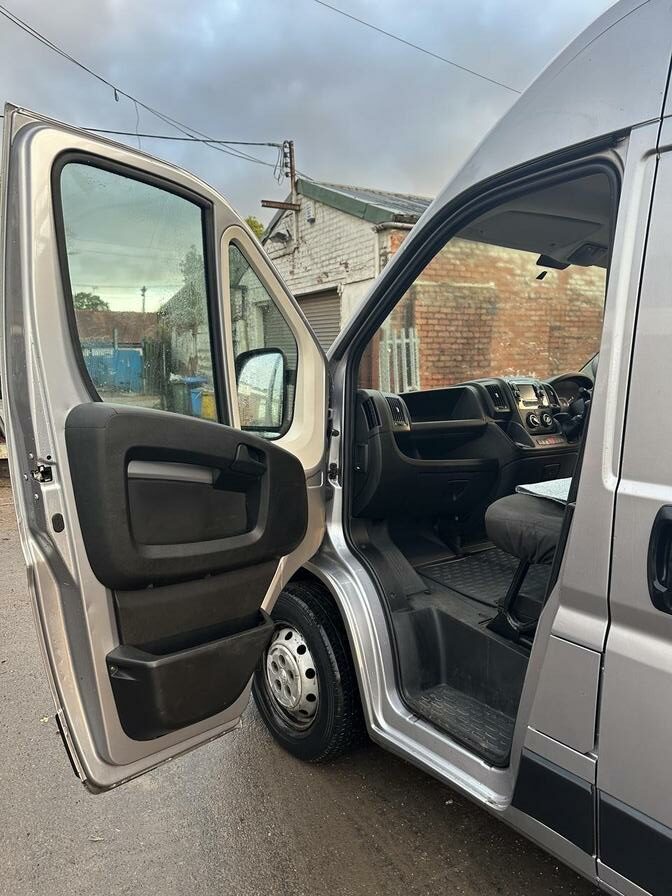 2021 Peugeot Boxer – Model: Boxer 335 Professional L2H2 Blue HDi – CJ21FVU
