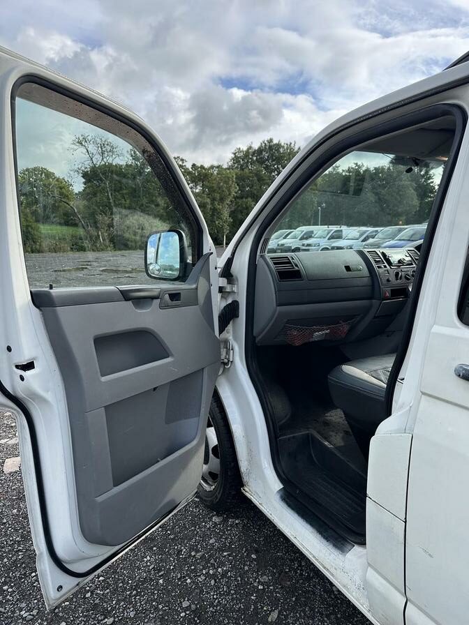 2008 Volkswagen Transporter – Model: Transporter T28 130 TDI SWB – VK08LUY