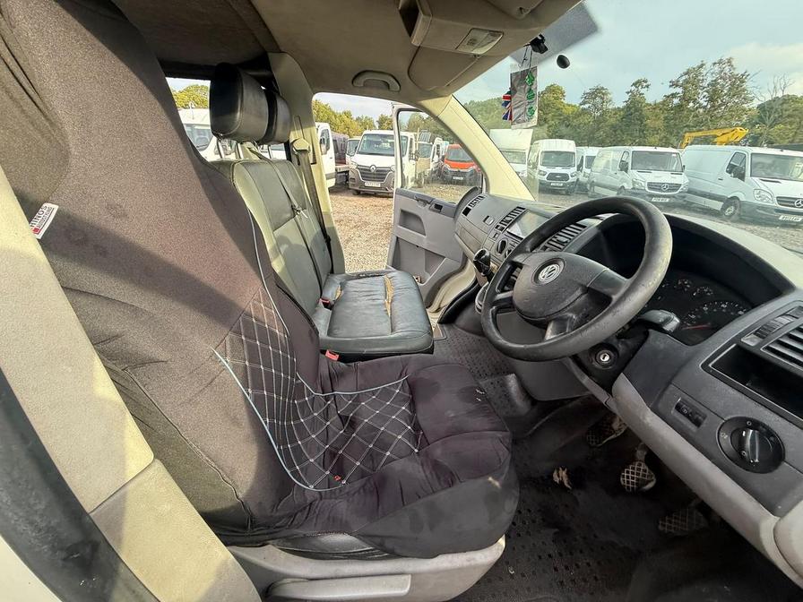 2008 Volkswagen Transporter – Model: Transporter T28 102 TDI SWB – RF58KWZ