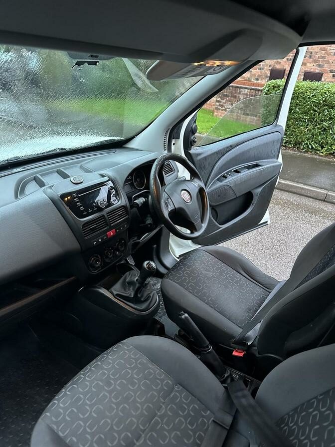 2017 Fiat Doblo Cargo – Model: Doblo 16v SX MultiJet II – CV17OED