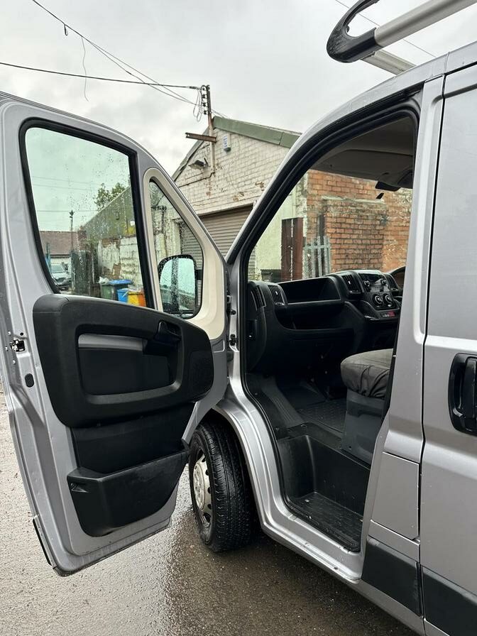 2022 Peugeot Boxer – Model: Boxer 335 S L2H1 Blue HDi – LM22CFE
