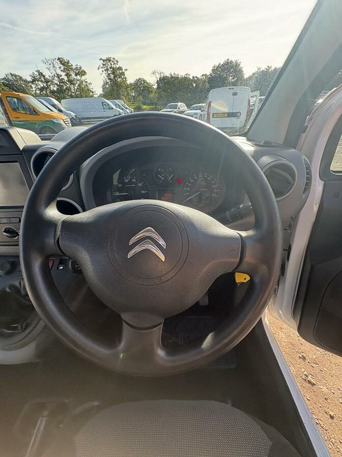 2017 Citroen Berlingo – Model: Berlingo 850 Enterprise Blue HDi – YH17VLZ