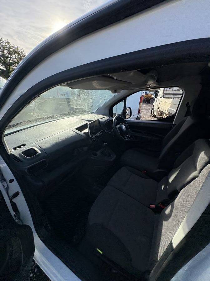 2022 Citroen Berlingo – Model: Berlingo 1000 Enterprise Professional Blue HDi – MD71YJM