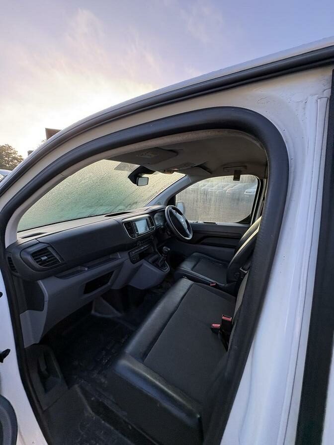 2021 Vauxhall Vivaro – Model: Vivaro 2900 Dynamic S/S – DP70CBV