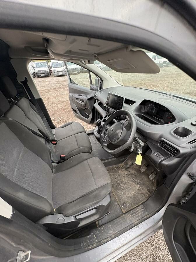 2021 Peugeot Partner – Model: Partner Professional Premium Blue HDi – BG71VUV