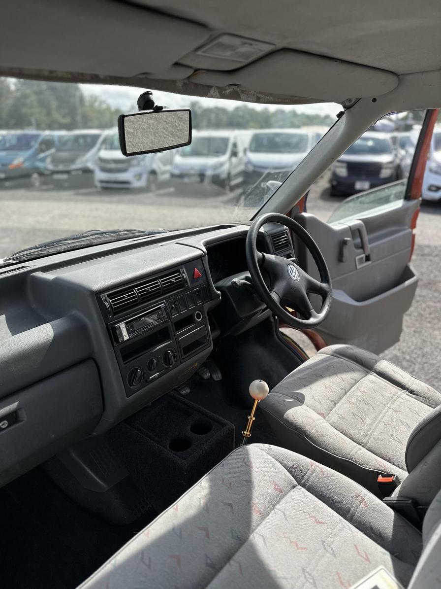 2002 Volkswagen Transporter – Model: Transporter TDI SWB – LJ02GKP