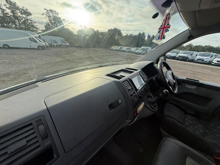2008 Volkswagen Transporter – Model: Transporter T28 102 TDI SWB – RF58KWZ