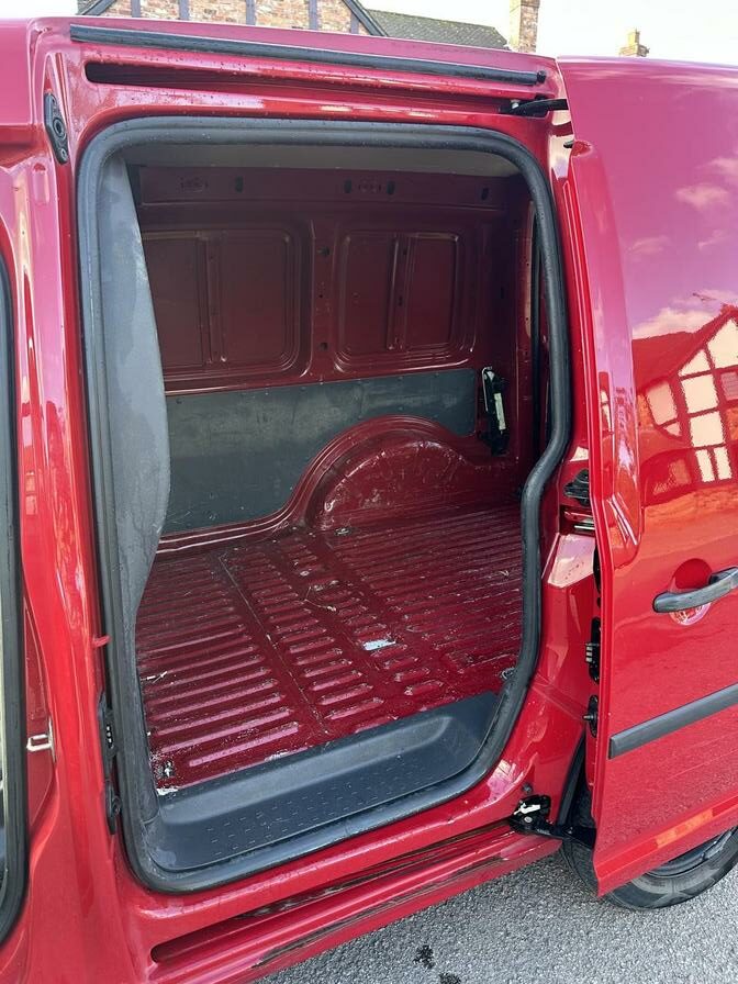 2011 Volkswagen Caddy – Model: Caddy C20 TDI 102 – VE61BXM