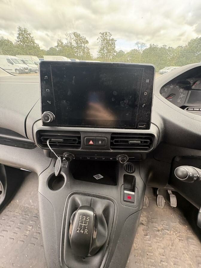 2021 Peugeot Partner – Model: Partner Professional Premium Blue HDi – BG71VUV