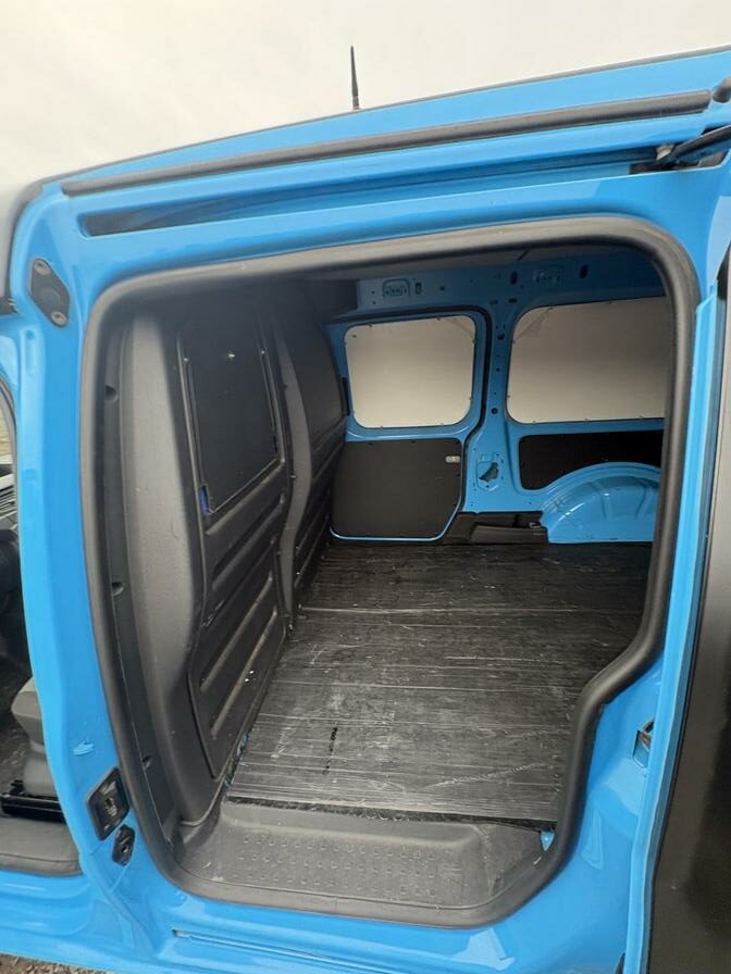 2016 Volkswagen Caddy – Model: Caddy Maxi C20 Startline TDI – PK16PWY