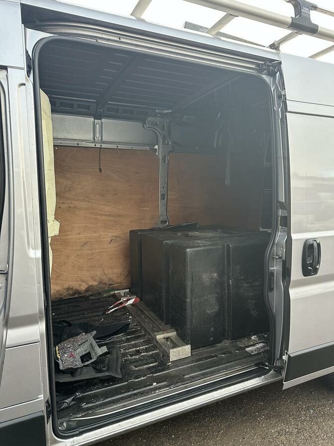 2021 Peugeot Boxer – Model: Boxer 335 Professional L2H2 Blue HDi – CJ21FVU